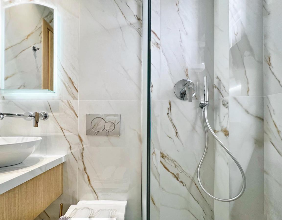B&K Rooms Heraklion  Bagian luar foto